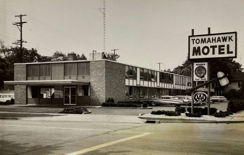 Tomahawk Motel (Devonshire Hotel, Downtowner Motor Inn)